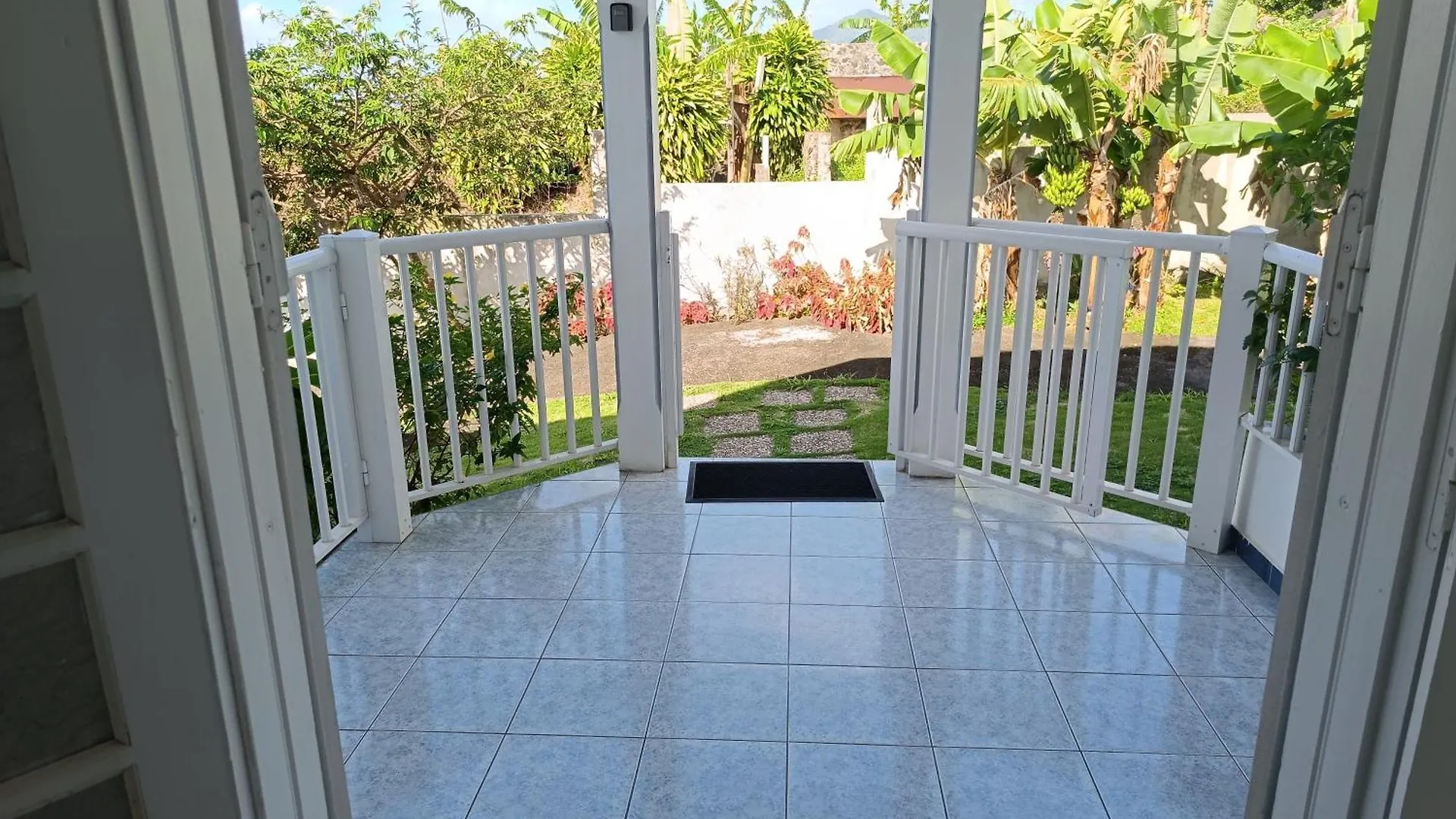 Holiday home Maison Cecilia Vue Sur Les Saintes Trois-Rivieres